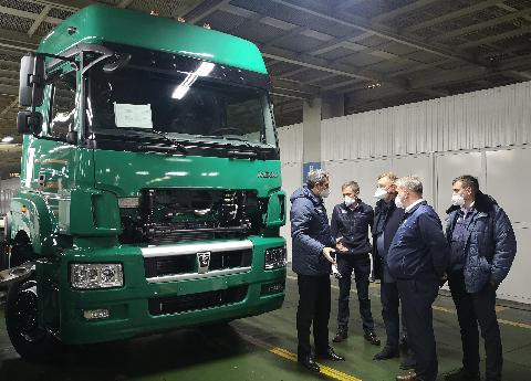 Генеральный директор «КАМАЗа» посетил автомобильный завод