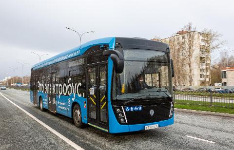 Электробус КАМАЗ на улицах Набережных Челнов