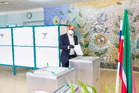 Сергей Когогин проголосовал по поправкам в Конституцию РФ