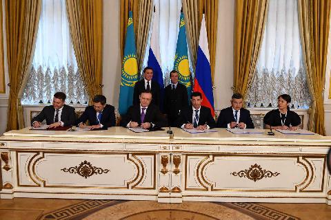 Подписано cоглашение о сотрудничестве в сфере производства автокомпонентов и техники КАМАЗ в Казахстане