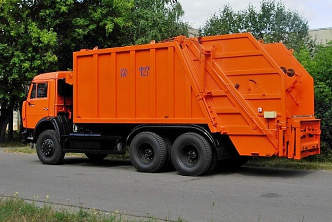 Мусоровоз с задней загрузкой КО-427-03