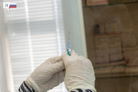 На «КАМАЗе» ревакцинировано 83 процента персонала