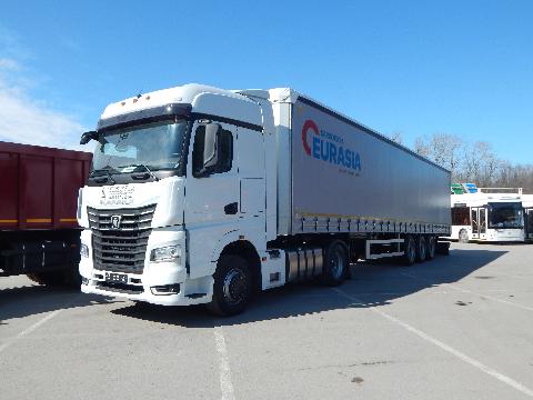 «КАМАЗ» выпустил новый шторный полуприцеп