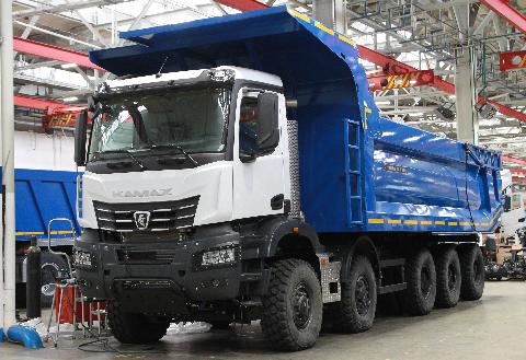 «КАМАЗ» презентовал самый большой российский карьерный самосвал