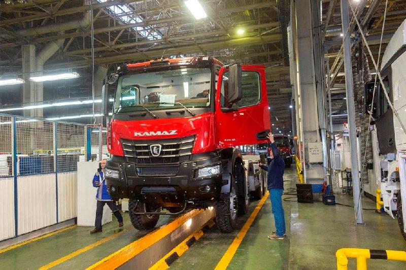 Изготовлена первая партия самосвалов КАМАЗ-65951 Изготовлена первая партия самосвалов КАМАЗ-65951