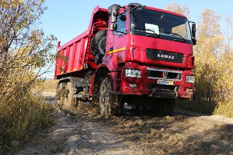 Динамический показ автотехники КАМАЗ в Сургуте