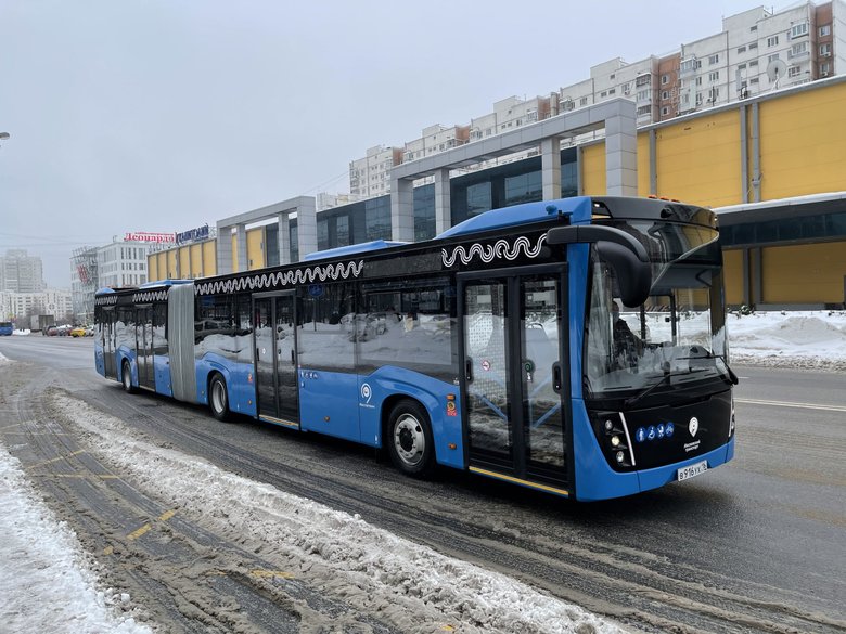 Жители Москвы тестируют электробус-гармошку КАМАЗ Жители Москвы тестируют электробус-гармошку КАМАЗ