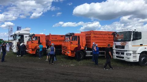 Автотехника КАМАЗ на агропромышленном форуме 