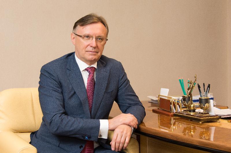 Сергей Когогин поздравил заводчан с Днём машиностроителя Сергей Когогин поздравил заводчан с Днём машиностроителя