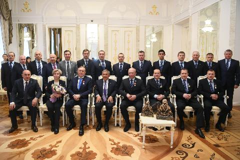 Президент Татарстана наградил команду «КАМАЗ-мастер»