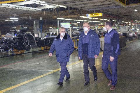 Генеральный директор «КАМАЗа» посетил автомобильный завод