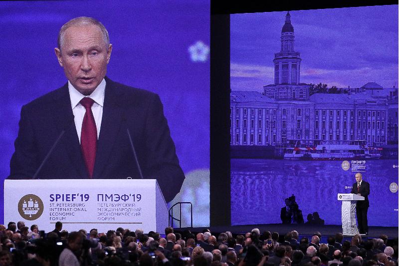 Генеральный директор «КАМАЗа» на пленарном заседании ПМЭФ-2019 Генеральный директор «КАМАЗа» на пленарном заседании ПМЭФ-2019