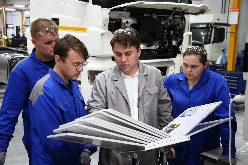«КАМАЗ» принял студентов на летнюю практику